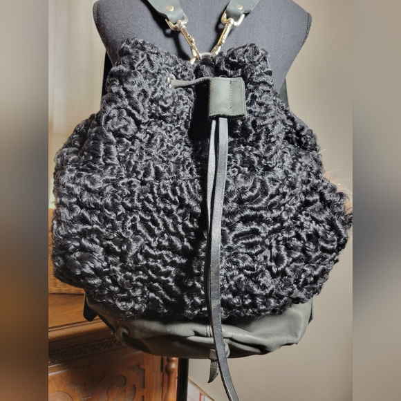 HARRICANA CANADA UPCYCLED FUR AND LEATHER LARGE BACKPACK NWT - Picture 1 of 12